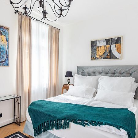 Luxury Apartment With A Balcony And A Terrace Prague Extérieur photo