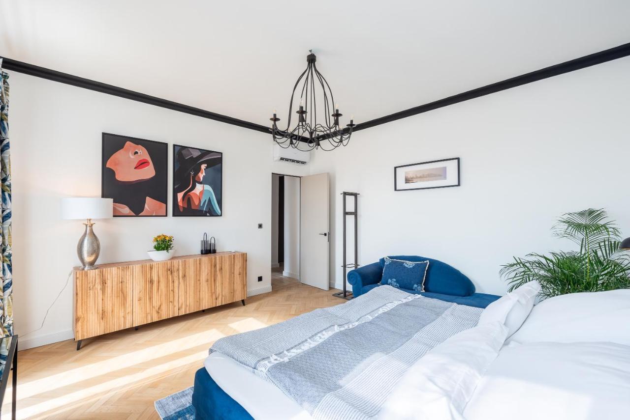Luxury Apartment With A Balcony And A Terrace Prague Extérieur photo